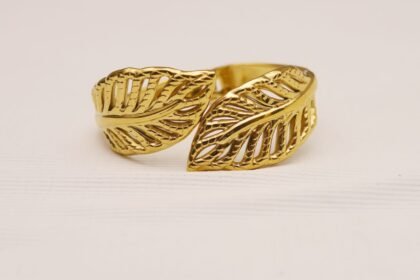 Golden Leaf Grace Anti-Tarnish Bracelet