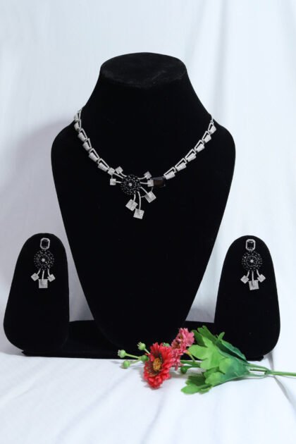 Black Dahlia Statement Set