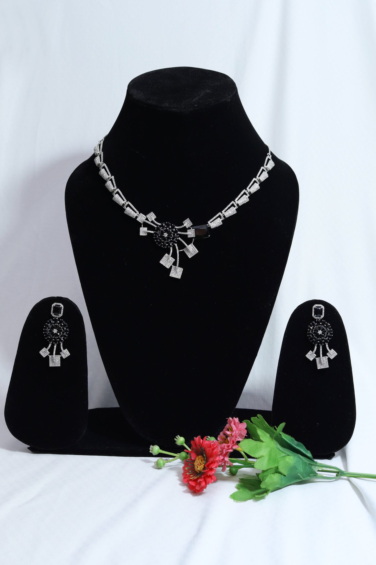 Black Dahlia Statement Set