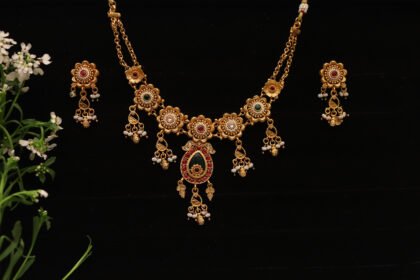 Emerald Royal Bloom Necklace Set