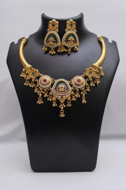 Antique Gold Kundan Necklace Set with Peacock Motifs