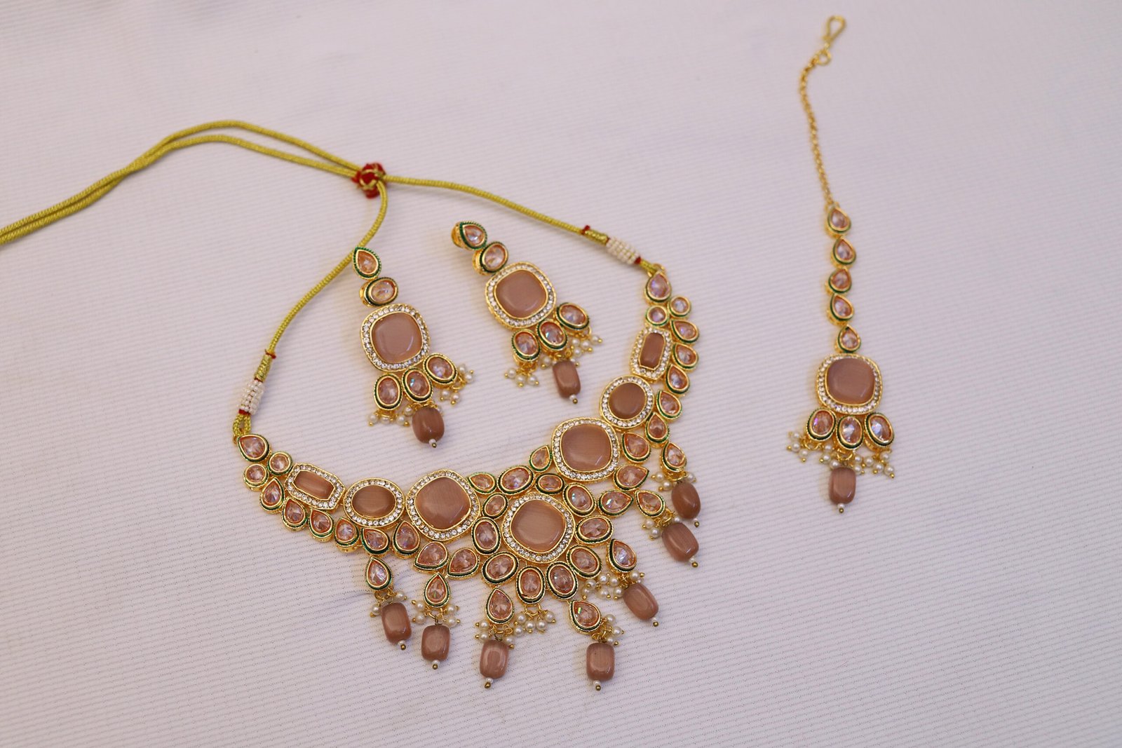 Sunehri Aabha Statement Necklace Set - Image 2