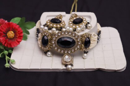 Royal Gold Choker Necklace with Black Onyx Stones