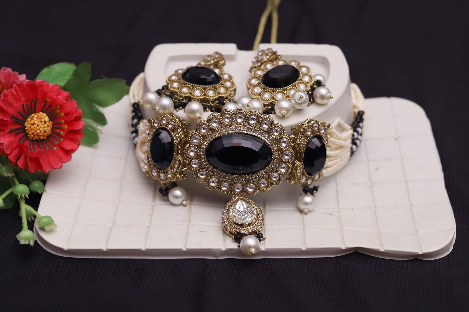 Royal Gold Choker Necklace with Black Onyx Stones