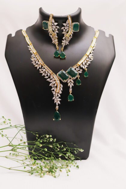 Emerald Royalty Necklace Set