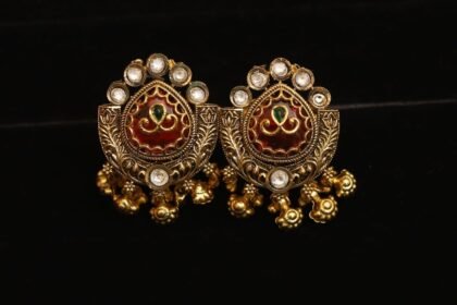 Royal Raani Bloom Two Finger Ring