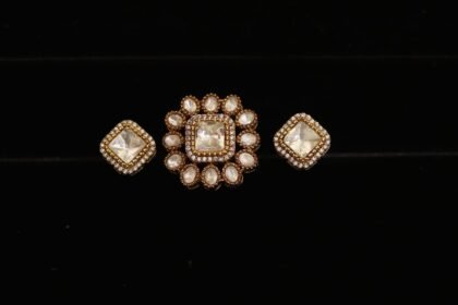 Royal Noor Two-Finger Ring